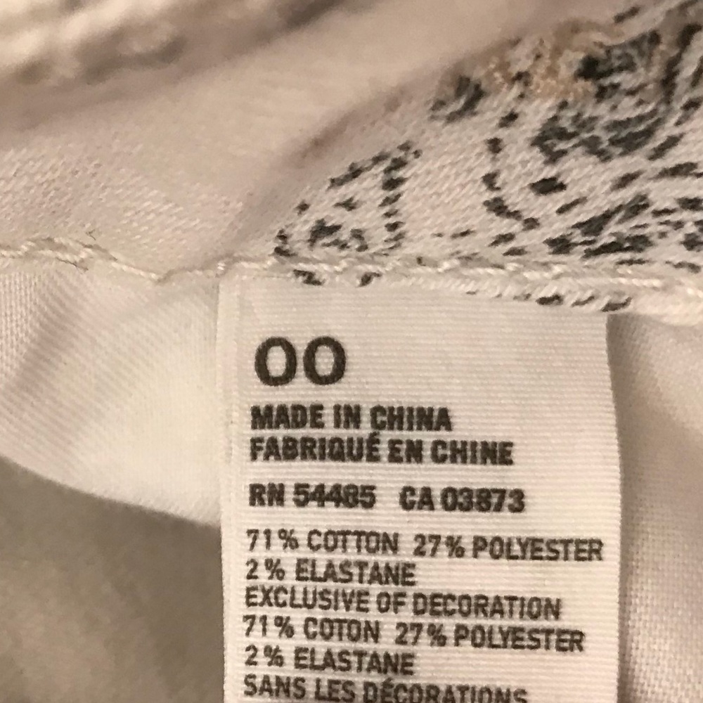 American eagle black and white shorts size is 00 - Picture 7 of 7
